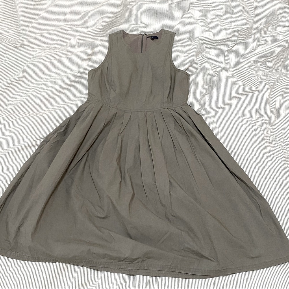 Beautiful Crisp Cotton Gray Dress, Gap, size 2